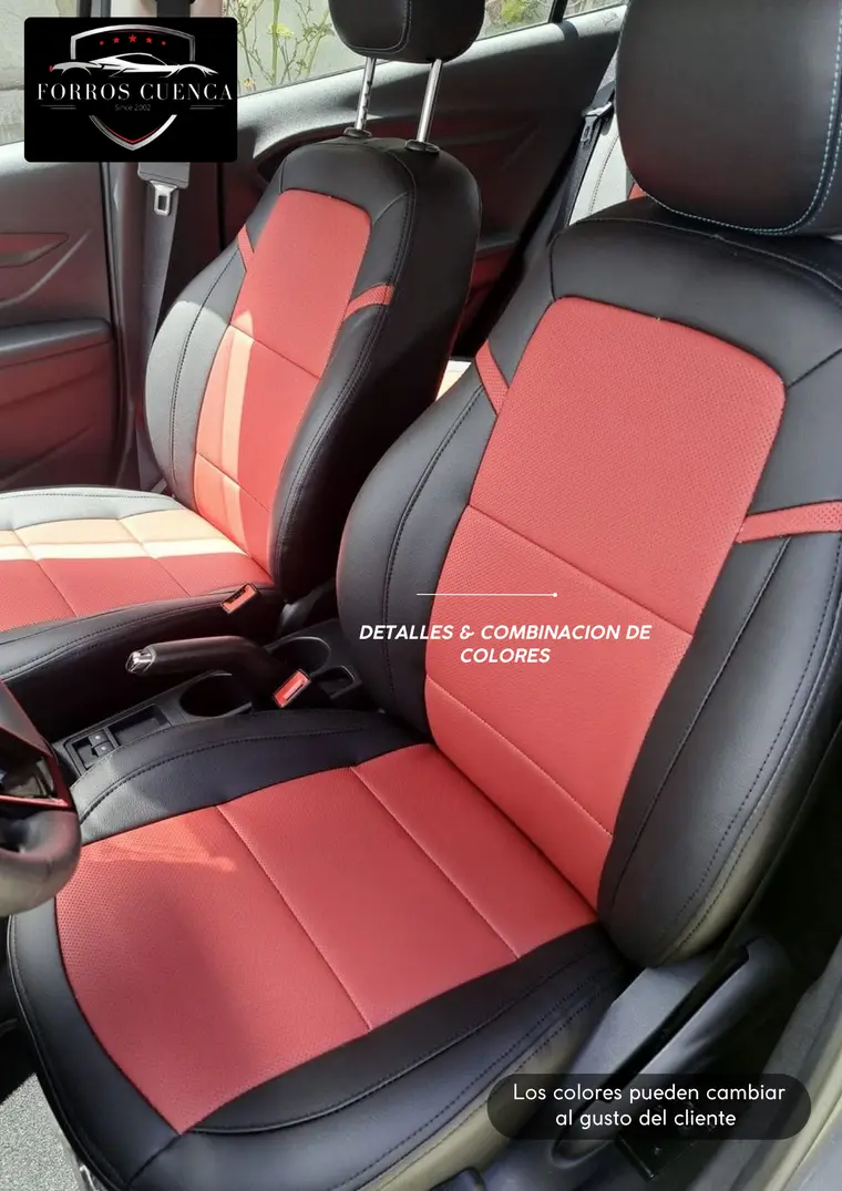 Forros rojo con negro en un sedan pequeno